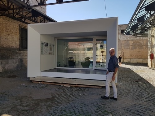An architectural exhibit on re-configurable spaces An architectural exhibit on re-configurable spaces
