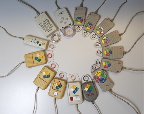 Digitizer pucks Digitizer pucks