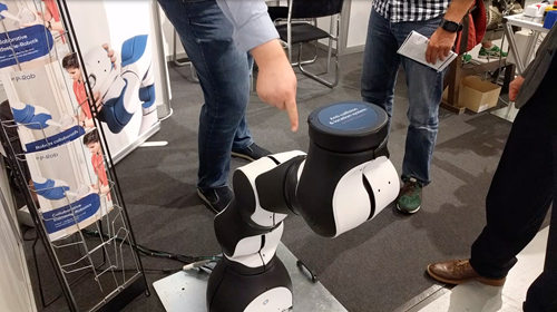 SINDEX 16: Cuddly robots are the future