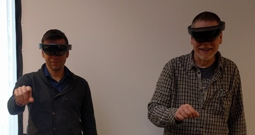 A collaborative HoloLens session A collaborative HoloLens session