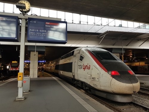 The train to Paris The train to Paris