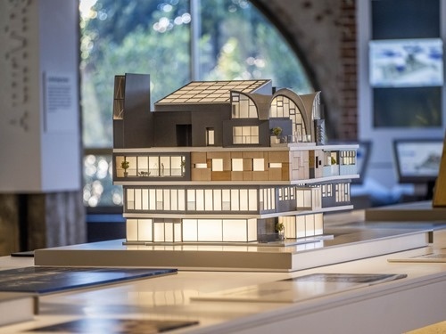 A beautiful scale model A beautiful scale model