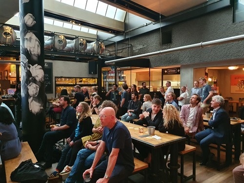 A good crowd A good crowd
