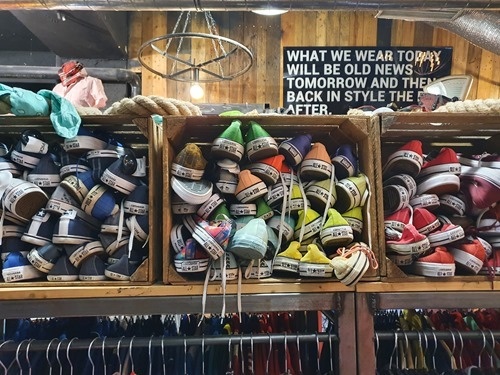 Old Cons Old Cons
