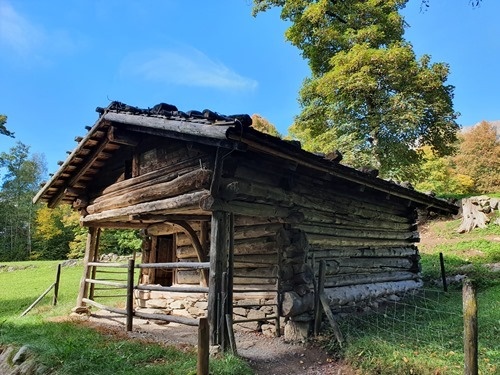 An interesting hut An interesting hut
