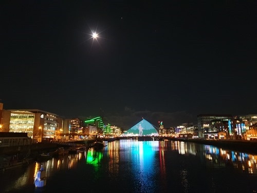 The Samuel Beckett Bridge by night The Samuel Beckett Bridge by night