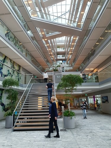 Inside the HQ Inside the HQ