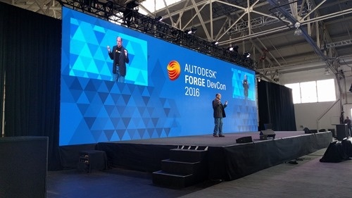 Jim on stage at the Forge DevCon 2016 Jim on stage at the Forge DevCon 2016