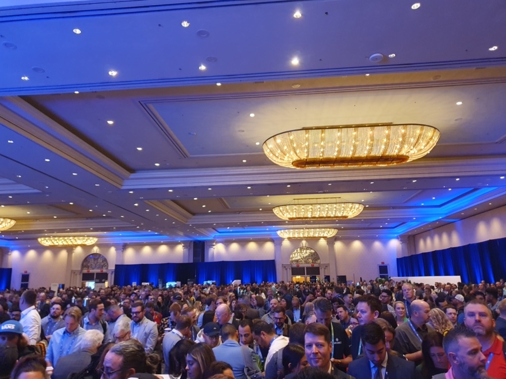 Waiting for the general session Waiting for the general session
