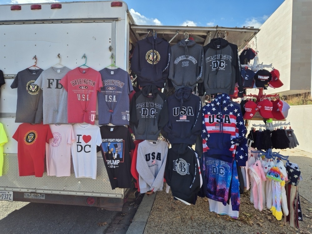 A DC t-shirt truck A DC t-shirt truck