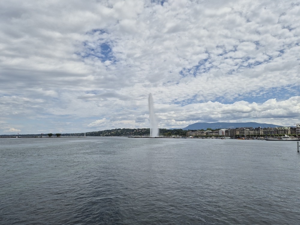 Le jet d'eau Le jet d'eau.