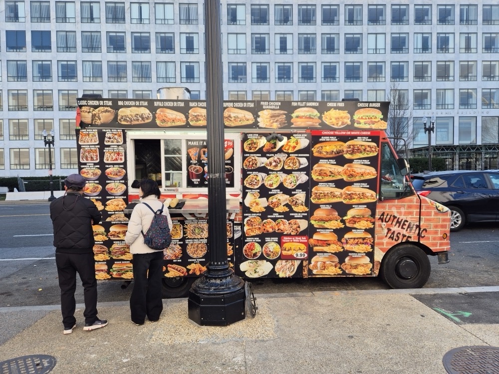 A DC food truck A DC food truck
