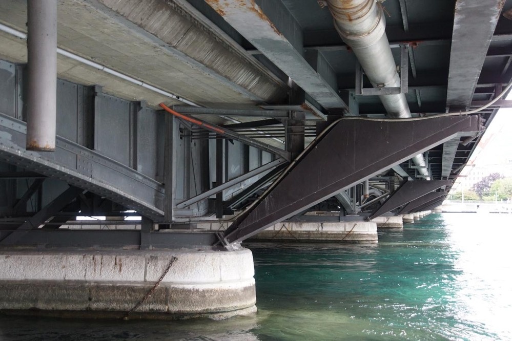 Cantilever Cantilever